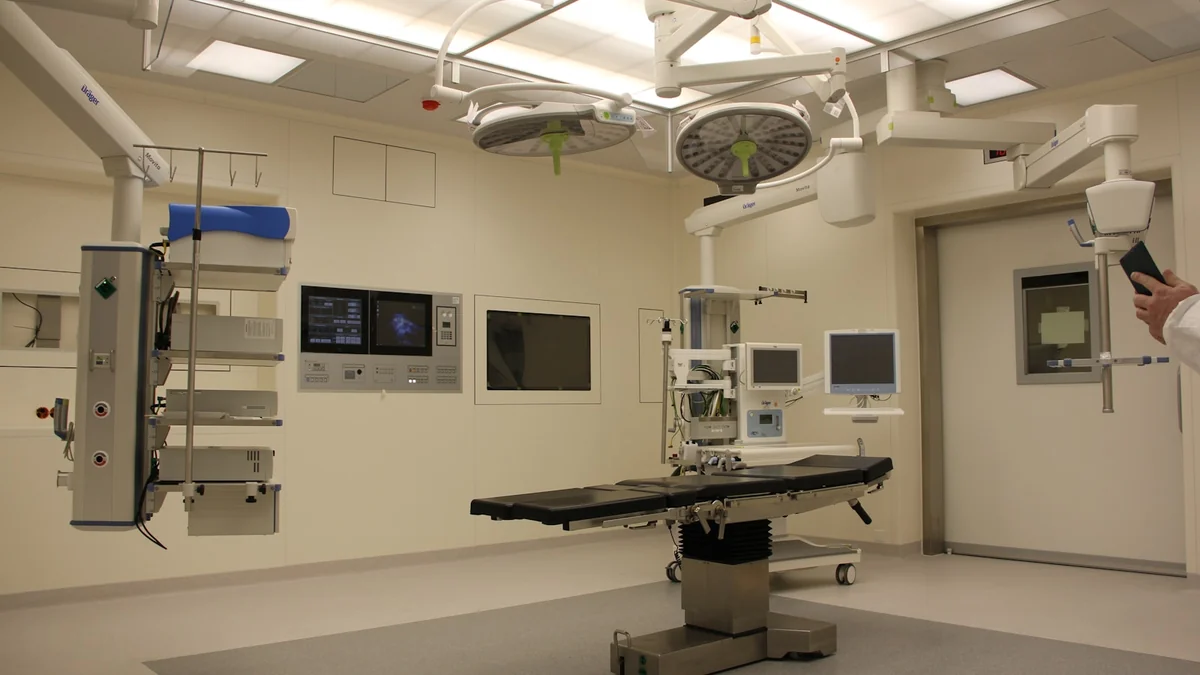 Arztpraxis Website erstellen lassen (2026): Kosten, Next.js-Architektur, BFSG & Patientengewinnung – Klinische Next.js Architektur und Patientenreise